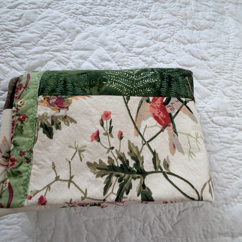 Vintage Handmade Patchwork Quilt Hummingbird Floral Cottage Lap Quilt 34in